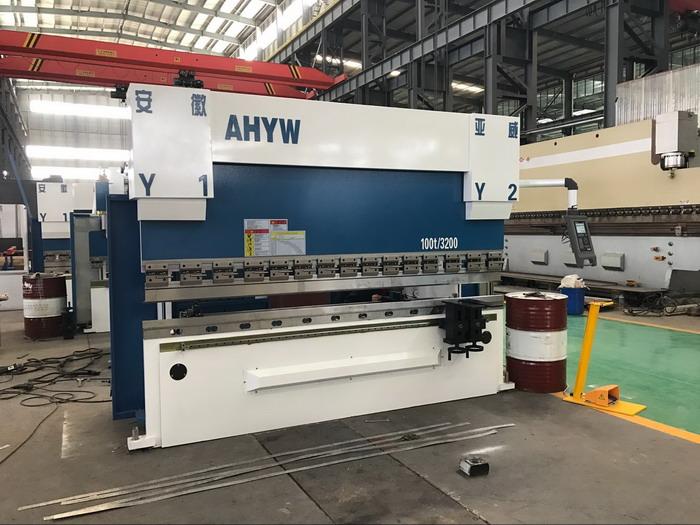 AHYW Yawei 100T3200 CNC Brakepress 4 osi DA52S.jpg AHYW Yawei 100T3200 CNC Brakepress 4 axis DA52S.jpg