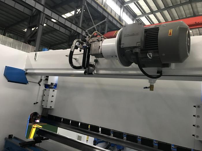 Hoerbiger hydraulic valves and Pump Italy ESA S640 4 Axis cnc pressbrake DSP Laser MCS safety