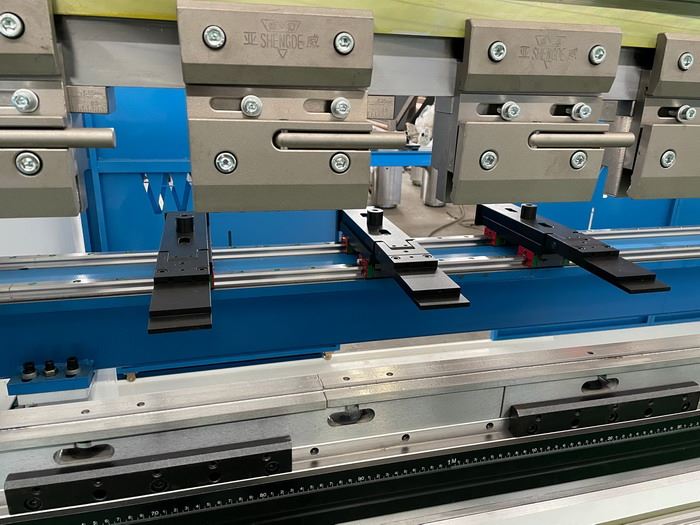 Amada promecam quick released clamps AHYW YAWEI 250T4M China CNC BENDING MACHINE DA53T
