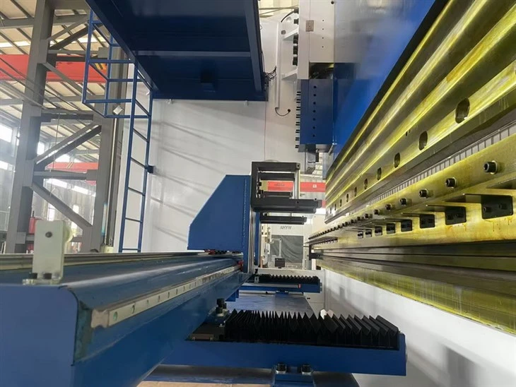AHYW YAWEI CHINA MADE 1200T HEAVY DUTY BENDING HARDOX 450 6M PRESS BRAKE